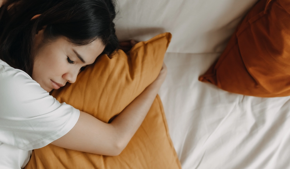 Apakah Tidur Tanpa Bra Bisa Memengaruhi Bentuk Payudara? Jawabannya, Nggak Juga. Payudara Tetap Akan Mengendur Secara Alami Seiring Waktu, Terlepas Dari Apakah Kamu Tidur Dengan Atau Tanpa Bra. Namun, Tidur Tanpa Bra Bisa Memberikan Kenyamanan Dan Membuat Kulit Di Sekitar Payudara Lebih Bebas Bernapas.